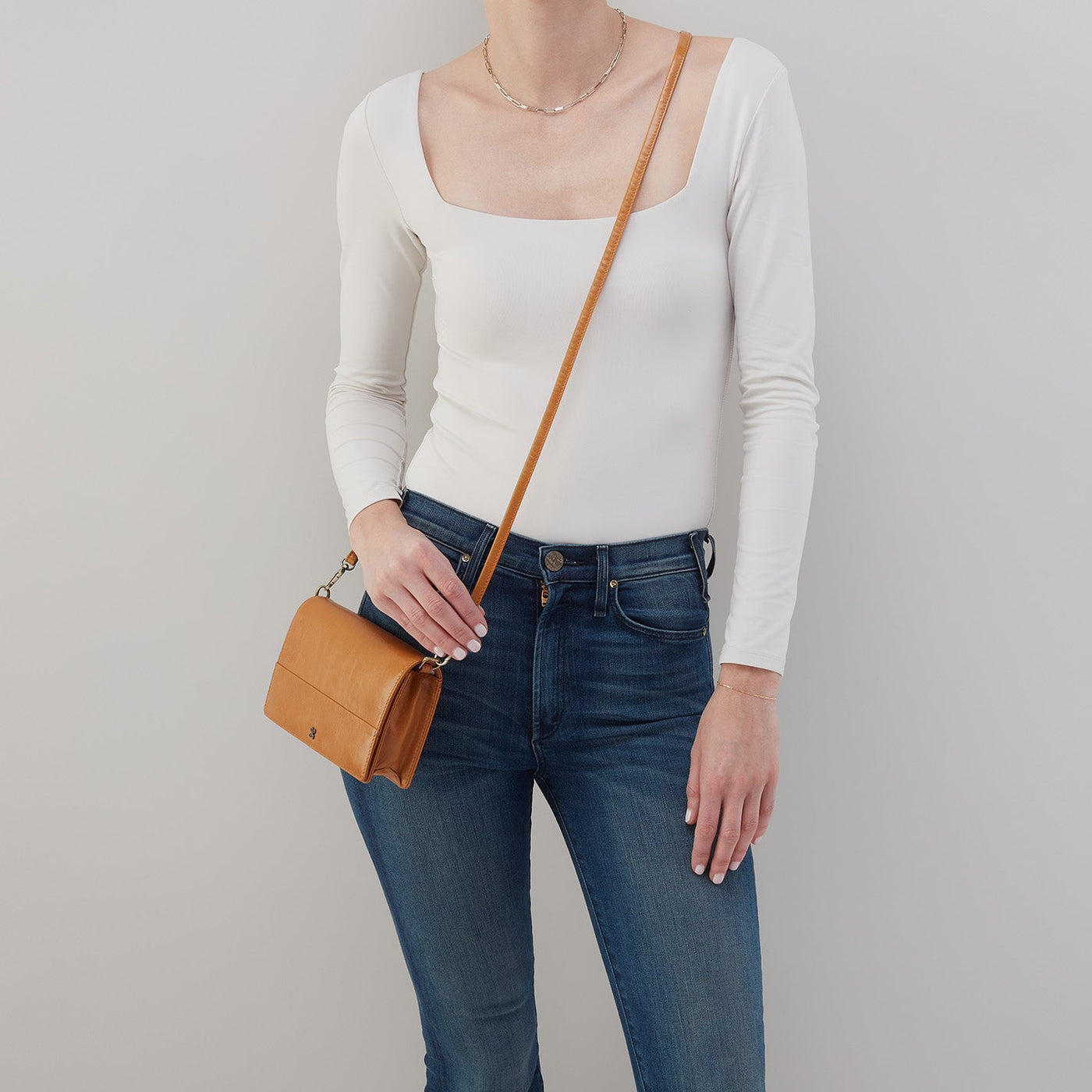 JILL PHONE CROSSBODY NATURAL