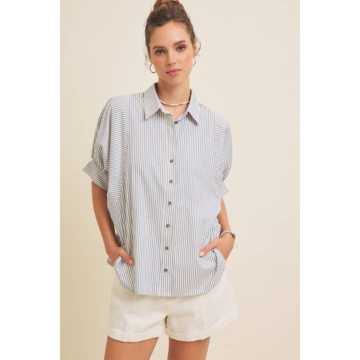 VOLUMINOUS SHORT-SLEEVED STRIPE BUTTON DOWN SHIRT