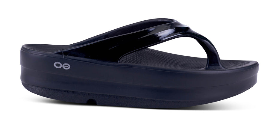 WOMEN'S OOMEGA THONG SANDAL - BLACK