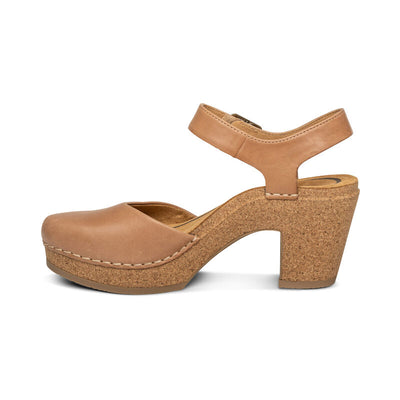 FINLEY CLOSED TOE HEEL - CAMEL