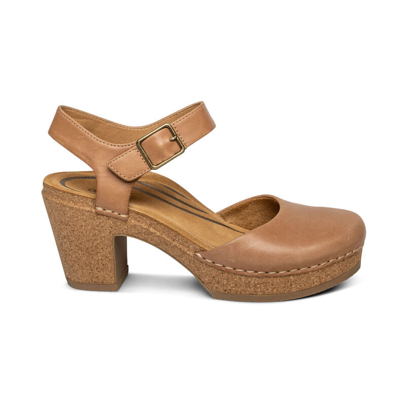 FINLEY CLOSED TOE HEEL - CAMEL